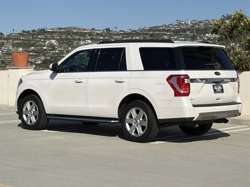 Used 2018 Ford Expedition XLT w/ Equipment Group 202A RWD image 4