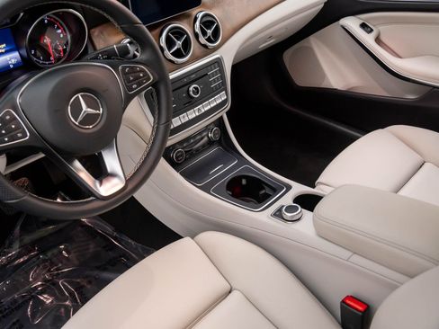 Used 2019 Mercedes-Benz GLA 250 4MATIC image 11