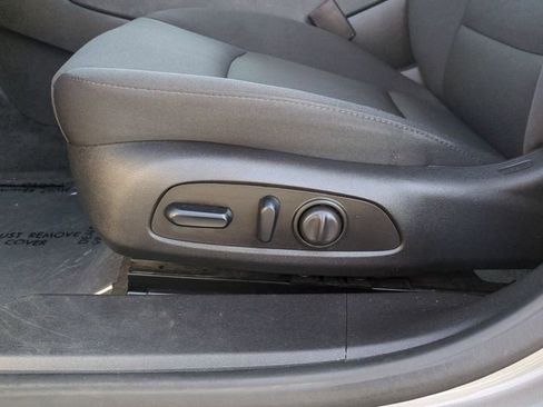 Used 2025 Chevrolet Malibu LT FWD image 22
