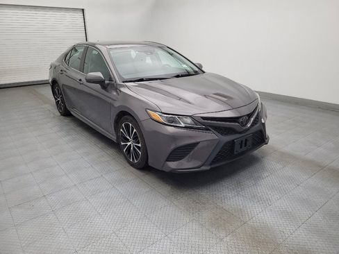 Used 2020 Toyota Camry SE image 13