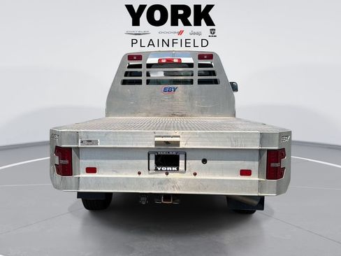 Used 2022 RAM 2500 Tradesman w/ Chrome Appearance Group RWD image 6