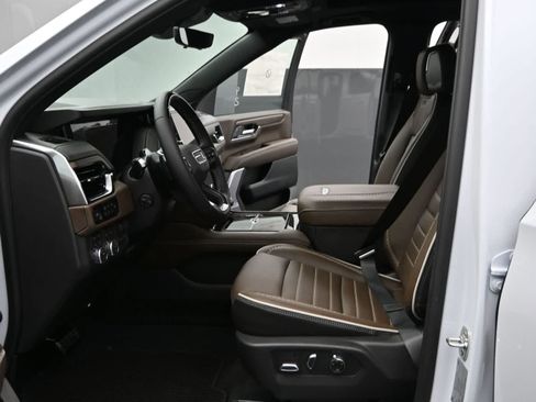 New 2026 GMC Yukon XL Denali Ultimate AWD/4WD image 16