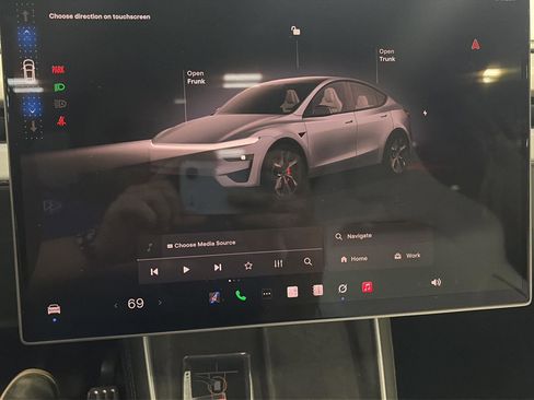 Used 2026 Tesla Model Y Performance image 12