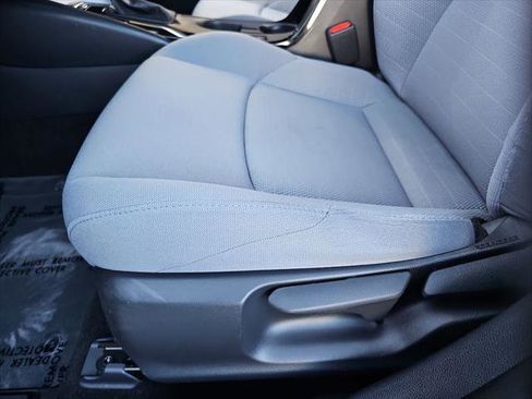 Certified 2025 Toyota Corolla SE w/ SE Premium Package FWD image 17