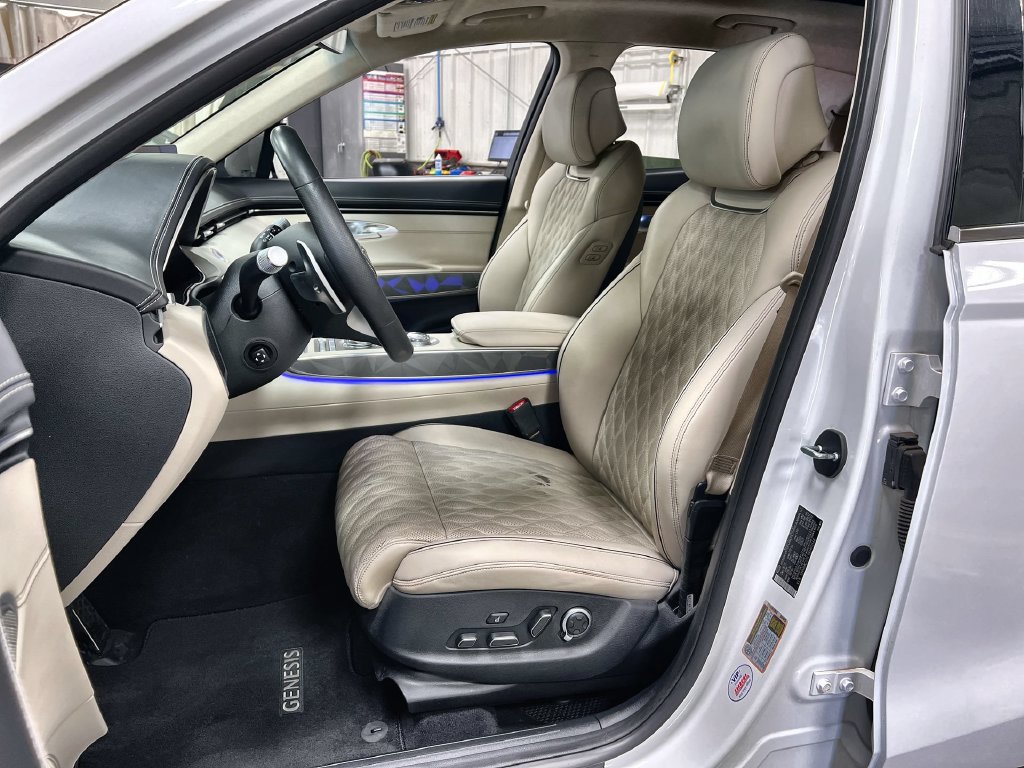 Used 2024 Genesis GV70 3.5T Sport w/ Sport Advanced Package AWD/4WD image 12