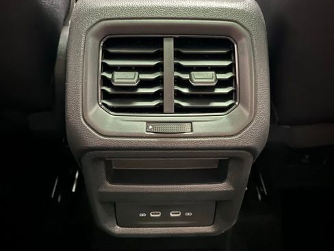 New 2026 Volkswagen Taos SE AWD/4WD image 11