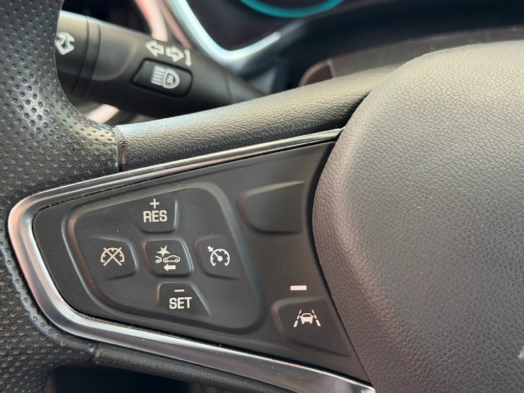 Used 2024 Chevrolet Equinox LS w/ Driver Confidence II Package FWD image 21