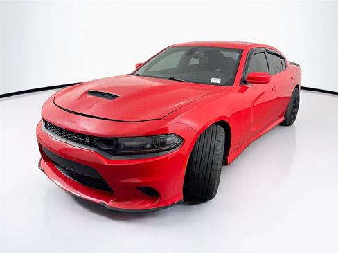 Used 2019 Dodge Charger Scat Pack RWD image 2