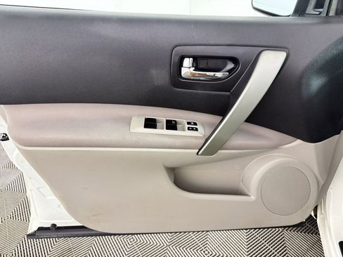 Used 2013 Nissan Rogue SV AWD/4WD image 13