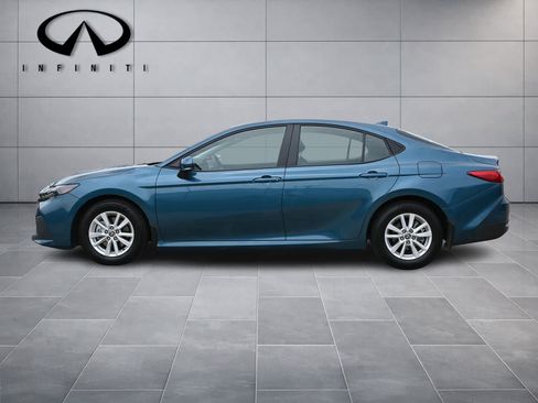 Used 2025 Toyota Camry LE w/ Convenience Package FWD image 4