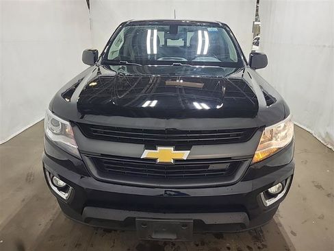 Used 2017 Chevrolet Colorado Z71 w/ Z71 Midnight Edition AWD/4WD image 2