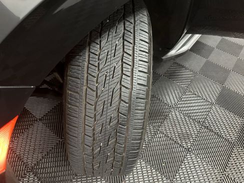 Used 2024 Chevrolet Tahoe LT w/ LT Signature Package image 40