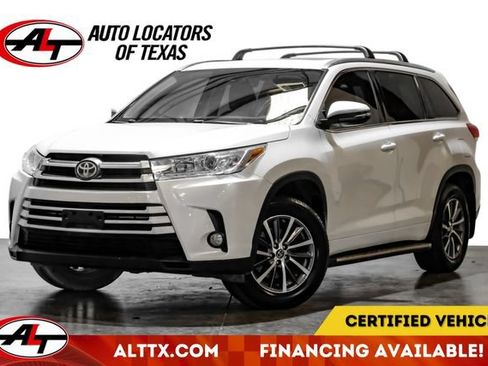 Used 2017 Toyota Highlander XLE AWD/4WD image 1