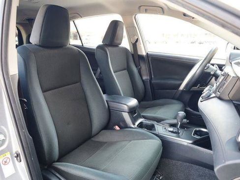 Used 2018 Toyota RAV4 LE image 26