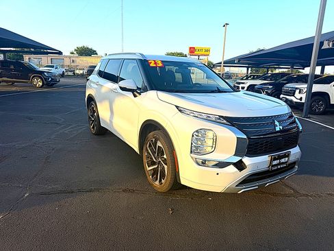 Used 2023 Mitsubishi Outlander SEL FWD image 2
