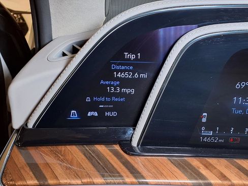 Certified 2024 Cadillac Escalade Premium Luxury Platinum image 13