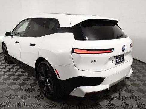 Used 2023 BMW iX xDrive50 w/ Sport Package AWD/4WD image 4