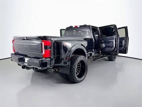 Used 2026 Ford F450 Platinum w/ FX4 Off-Road Package image 41
