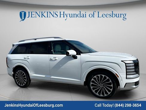 New 2026 Hyundai Palisade Calligraphy FWD image 2