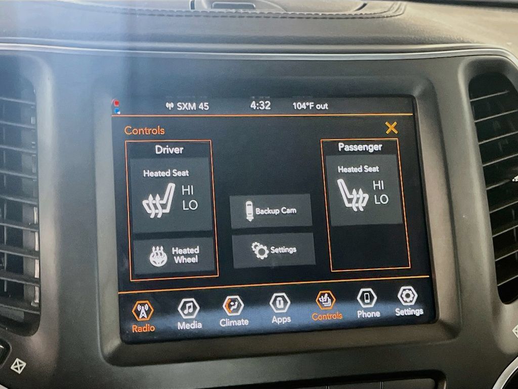 Used 2022 Jeep Cherokee Latitude AWD/4WD image 19
