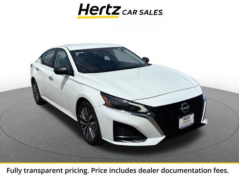 Used 2025 Nissan Altima 2.5 SV FWD image 1