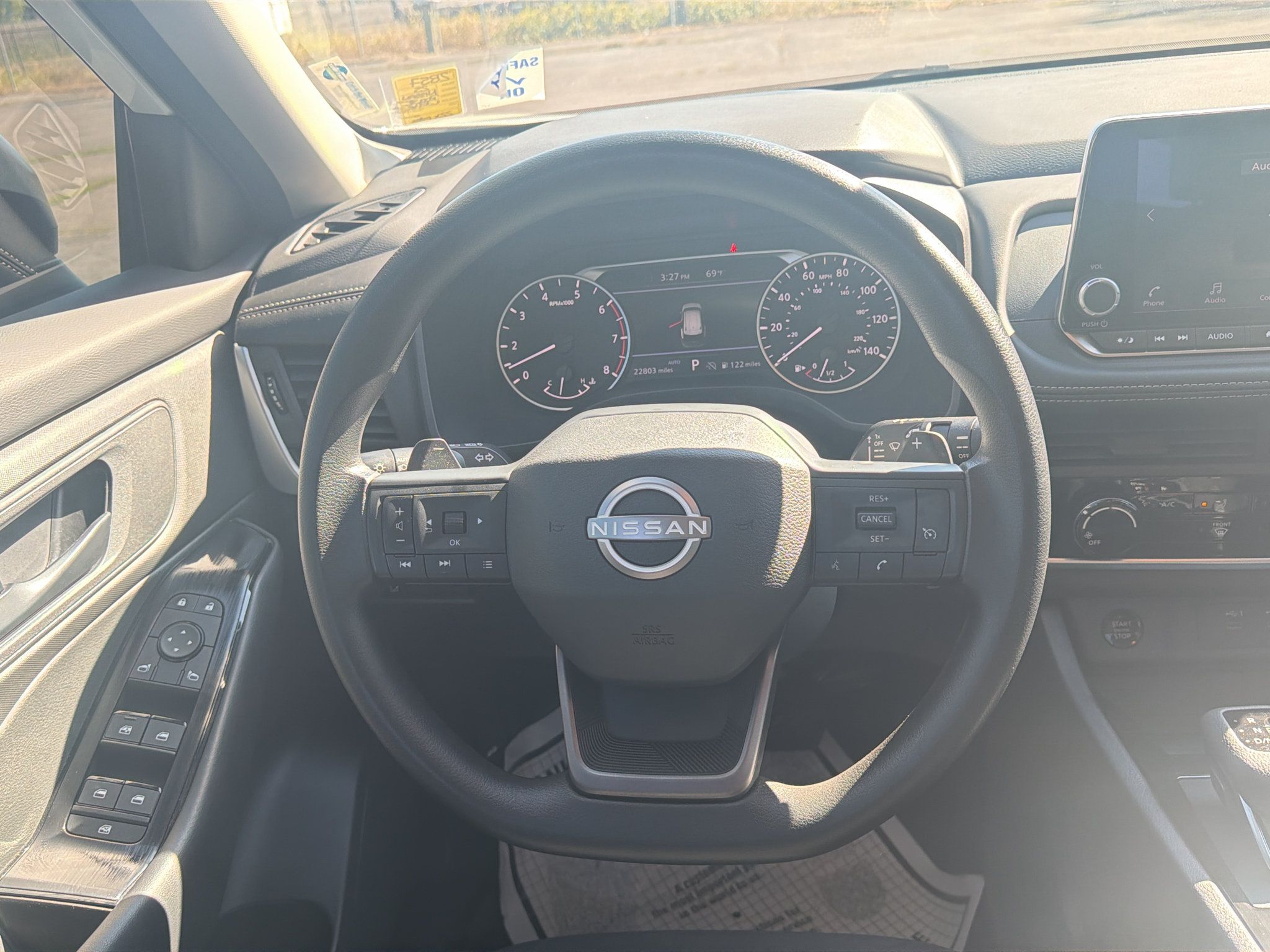 Used 2025 Nissan Rogue S AWD/4WD image 29
