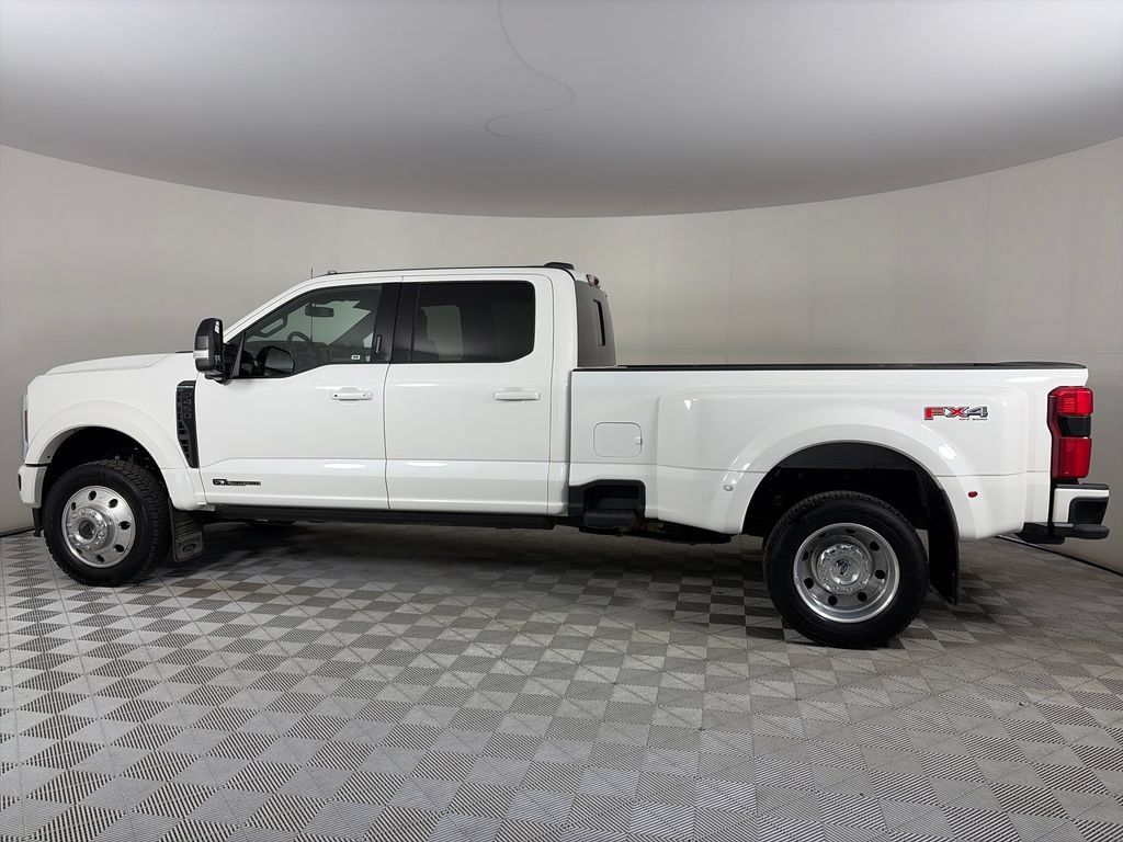 Certified 2026 Ford F450 Platinum w/ FX4 Off-Road Package AWD/4WD image 4