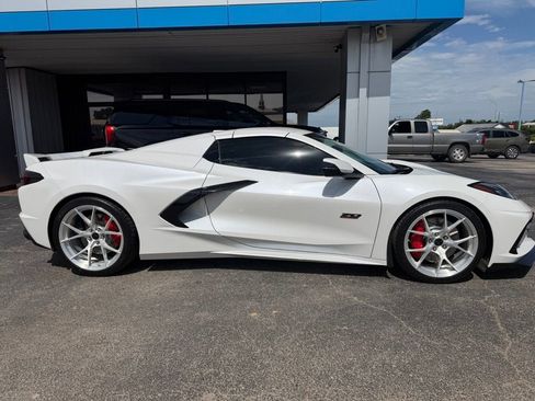 Used 2023 Chevrolet Corvette Stingray Premium Conv w/ Z51 Performance Package RWD image 4