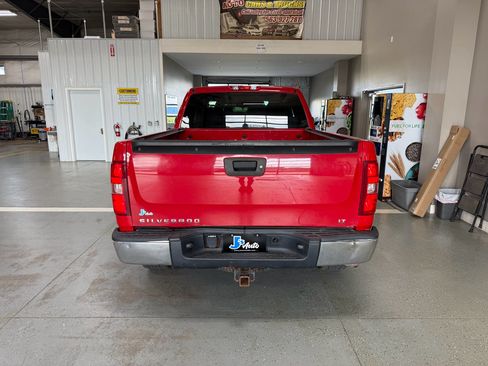 Used 2007 Chevrolet Silverado 1500 LT w/ 1LT Convenience Package AWD/4WD image 6