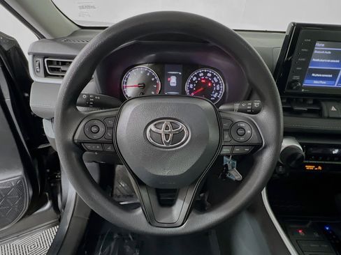 Used 2022 Toyota RAV4 LE image 18