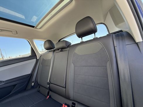 Certified 2024 Volkswagen Taos SE image 8