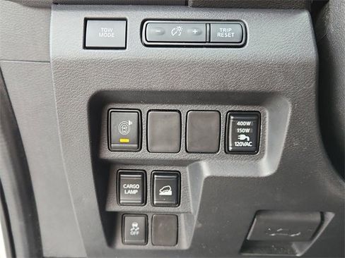 Used 2022 Nissan Frontier SV w/ Technology Package image 25