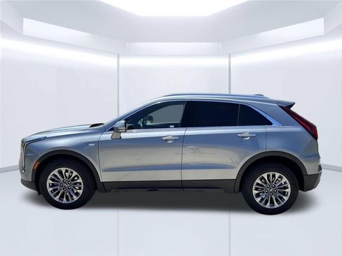 Used 2025 Cadillac XT4 Premium Luxury FWD image 8