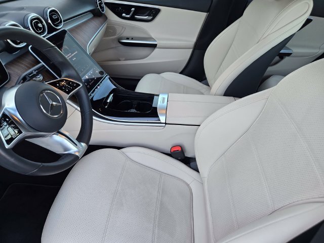 Used 2025 Mercedes-Benz C 300 Sedan image 18