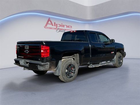 Used 2017 Chevrolet Silverado 1500 LT w/ Midnight Edition image 5