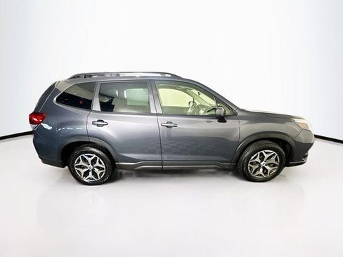Used 2023 Subaru Forester Premium image 4