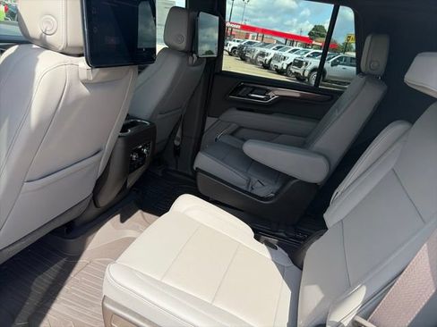 New 2026 GMC Yukon Elevation w/ Elevation Premium Package AWD/4WD image 11