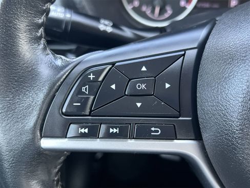 Used 2022 Nissan Sentra SV image 24