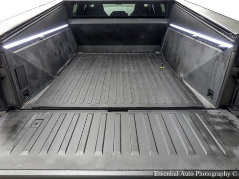 Used 2024 Tesla Cybertruck AWD Crew Cab image 40