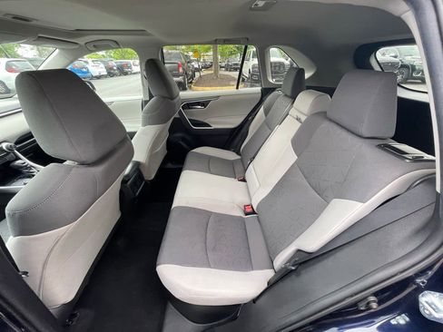Used 2021 Toyota RAV4 XLE w/ Convenience Package AWD/4WD image 23