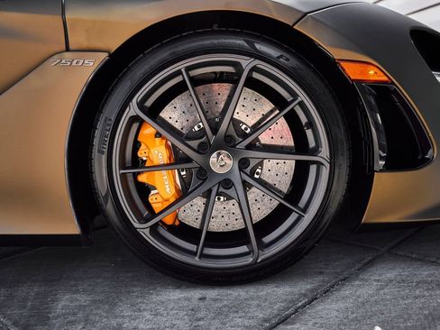 Used 2025 McLaren 750S Spider RWD image 28