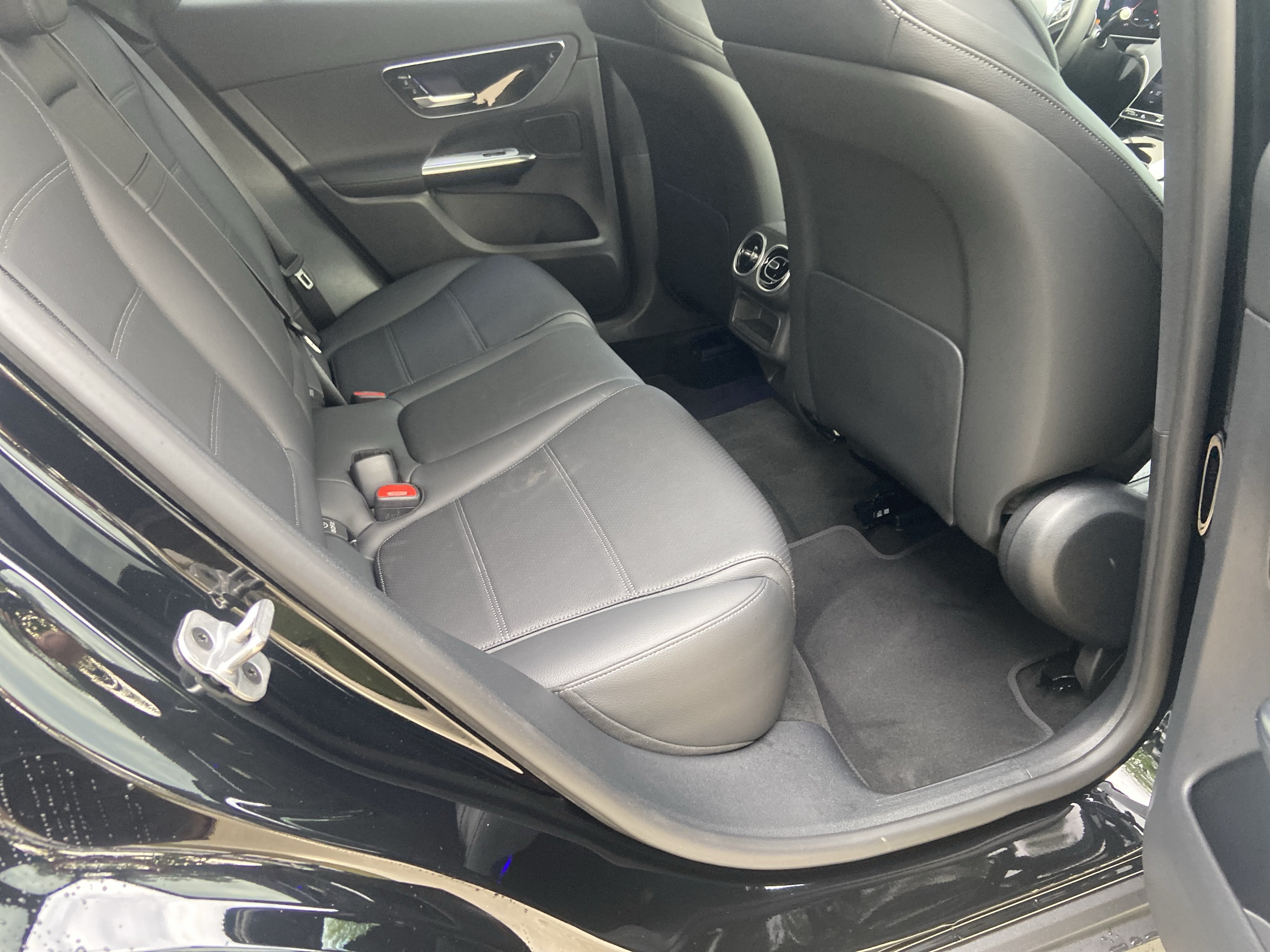 Used 2025 Mercedes-Benz GLC 300 image 44