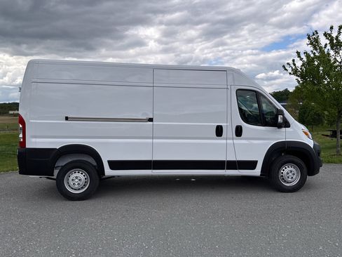 New 2026 RAM ProMaster 2500 w/ Advanced Safety Group FWD image 16