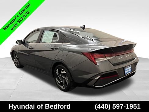 Used 2024 Hyundai Elantra SEL w/ Convenience Package FWD image 8