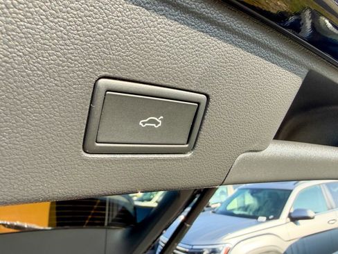 New 2026 Volkswagen Atlas Cross Sport SEL Premium R-Line image 30