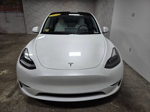 Used 2024 Tesla Model Y Long Range AWD/4WD image 60