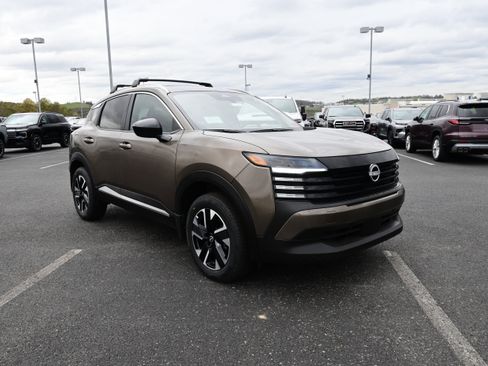 New 2026 Nissan Kicks SV w/ SV Premium Package image 2