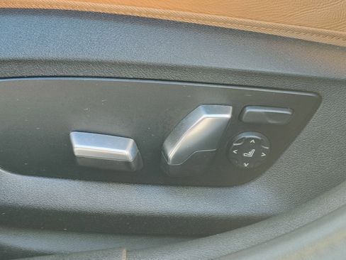 Used 2023 BMW 530i w/ Convenience Package image 20