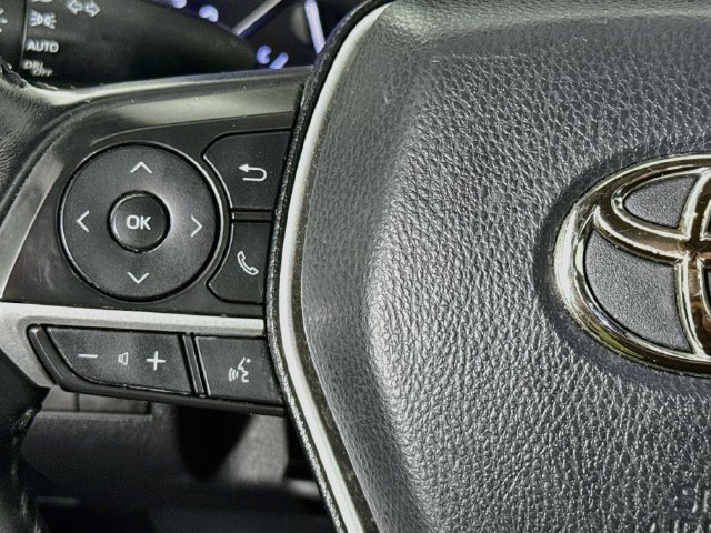 Used 2022 Toyota Camry XLE FWD image 11