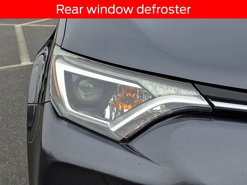 Used 2018 Toyota RAV4 XLE image 9